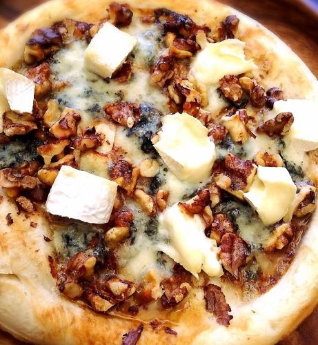 ゴルゴンゾーラとはちみつのピザ
