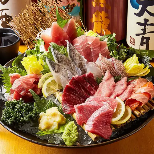 直送の朝採れの海鮮食材を、職人の技で多彩にご提供