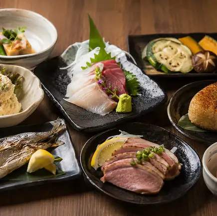 【３H飲放】鮮魚のお造り二点盛合せ×旬の焼き野菜や炉端焼き含む『漁火』全8品5480円⇒4500円
