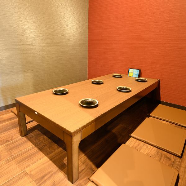 ≪Comfortable private room space that is one rank higher≫ We have two tatami room-style private rooms, one for 4 people and the other for 6 people.We will prepare a place suitable for a space to entertain important people, such as dating scenes and entertainment.The two rooms can be connected to accommodate up to 10 people.