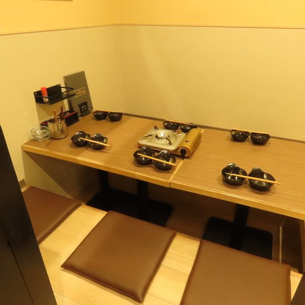 【掘りごたつ】当店ではごゆっくりくつろぎながら食事が出来ます！少人数の飲み会から、大人数の宴会まで様々なシーンに対応可能。
