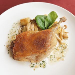 骨付き鴨もも肉のコンフィ