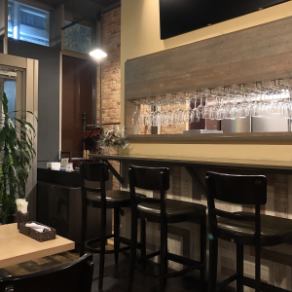 カウンターでゆったりとしたひとときを♪