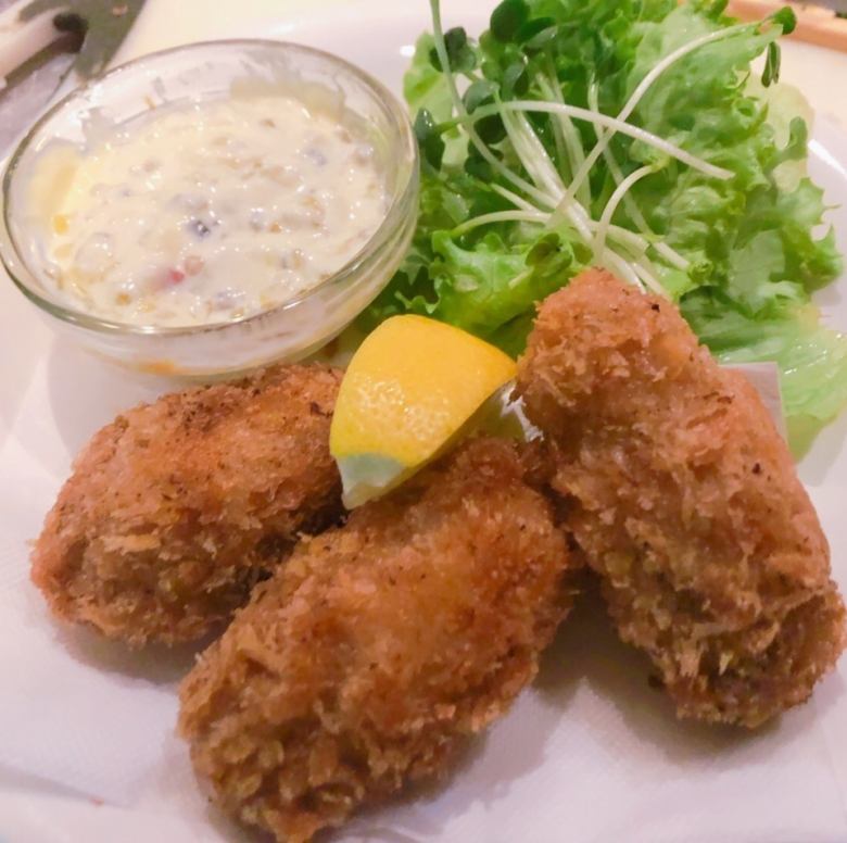 Fried oysters from Hiroshima ~Comes with homemade tartar sauce~
