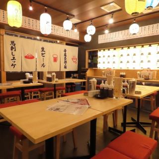 <Open and relaxing seating♪> You can relax in a spacious space.It's a perfect place for a meal with family or friends.Even if the number of people increases, we can connect seats together, so please feel free to contact us. ☆ *The photo is of a sister store.