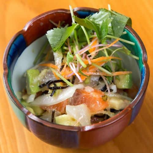 【日替わりおばんざいで楽しむ和の味】 旬の食材を使った優しい味わいの一品♪418円(税込)～