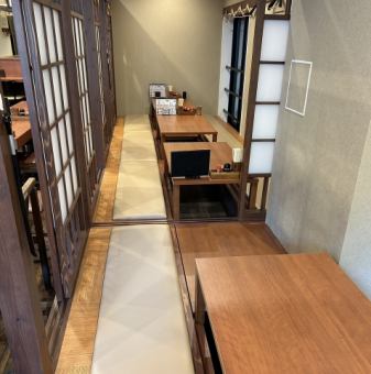 【2階】人数に合わせてレイアウトできる掘りごたつ式お座敷席です。