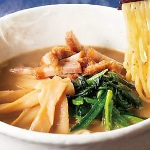 ラーメンなどの〆メニューも♪