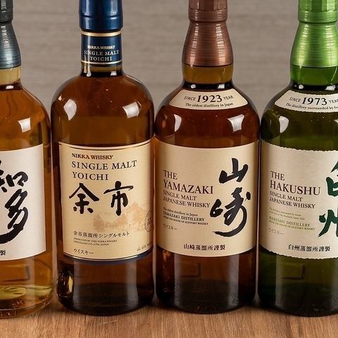 全国から厳選した日本酒・焼酎・国産ウイスキーを豊富に散り揃え