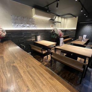 テーブル席をご用意しております。