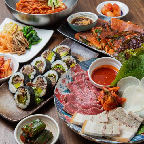 圧巻の14種！専門店顔負けの唐揚げとウイスキー