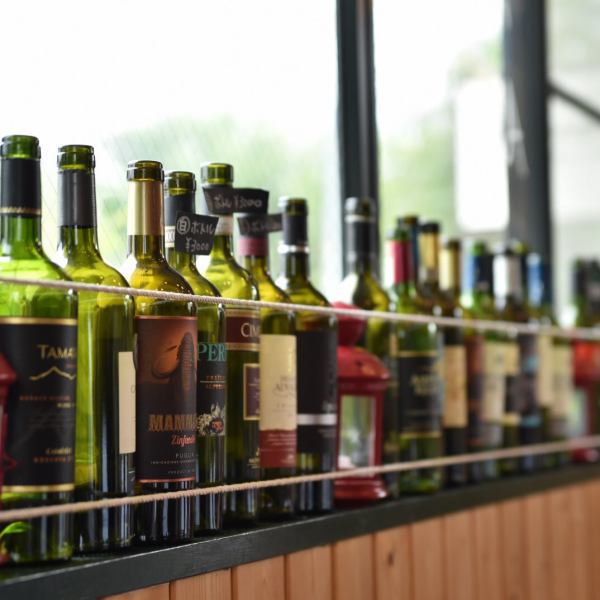 イタリアワインを中心にオーナーシェフソムリエが選んだリーズナブルで、美味しいワインをラインナップ。不定期開催のちょい飲み居酒屋パッソ🏮時は　　　　　ワインに🍷合うソースで食べる焼き鳥、おでんなども。ゆったりとお食事をお楽しみ下さい。