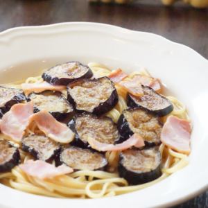 魅惑のナスとベーコンのビアンカ