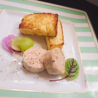 Foie gras terrine and brioche