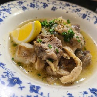 牛ホルモンの塩レモン煮込み