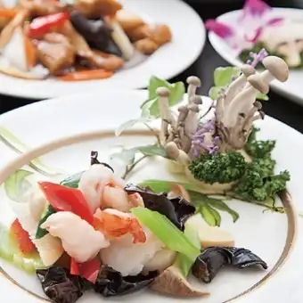 【120分飲放題付き！】熱々の中華料理60品から選べる超お得な『食べ飲み放題コース』