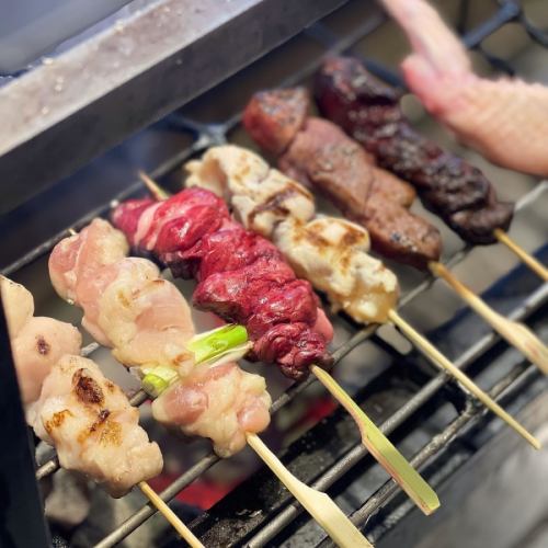 One skewer costs 180 yen [198 yen including tax] and is cost-effective.