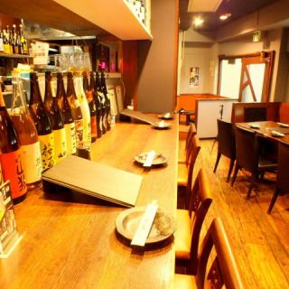 ふらっと一人でもお立ち寄りいただけるようにカウンター席もご用意しております！