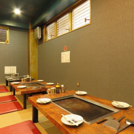 The popular tatami room seats up to 30 people.It is also possible to make a charter reservation according to the number of people.Please use it in various scenes such as student drinking party, company banquet, girls' party.Book your party early!