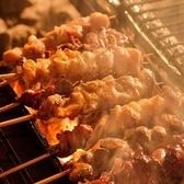 【絶品焼き鳥を堪能】1本90gのビッサイズで食べ応え抜群！秘伝のぷるぷるダレ使用の焼き鳥