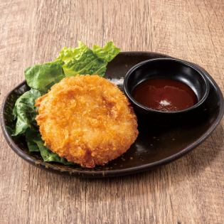 旨味たっぷり！カニクリームコロッケ　