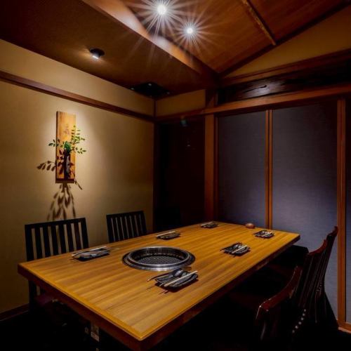 落ち着いた雰囲気の個室席