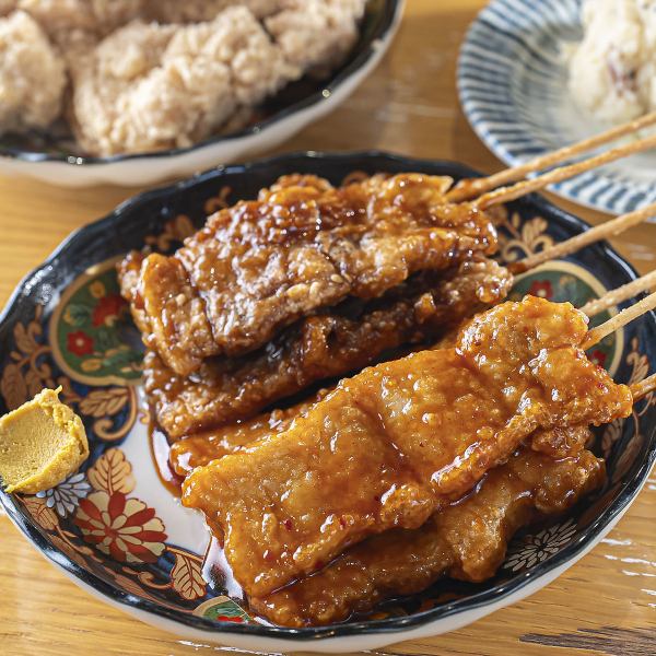 【みんなでシェアできる串料理!】≪味噌トン串(黒タレ・赤タレ)≫2本から注文可能です!179円(税込)