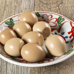 Quail eggs with garlic