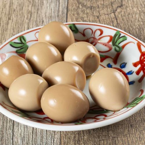 Quail eggs with garlic