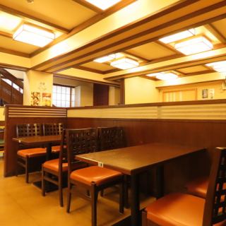 【2階】テーブル席　