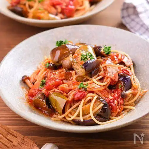 ナスとベーコンのトマトパスタ