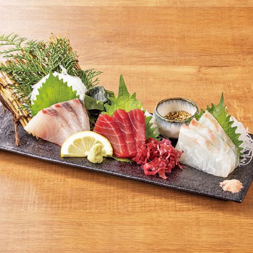 Assortment of 3 types of sashimi of the day
