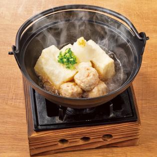 堺港產的紅雪蟹和豆腐醬熱炒魚丸
