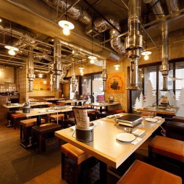 武蔵小杉にある高品質な本格焼肉店!武蔵小杉駅徒歩3分という好立地♪お肉好きのお客様必見!当店自慢の厚切り肉、新鮮なホルモンなどをご用意しております。広々としたテーブル席が並ぶ店内は、小~中規模のご宴会や飲み会などに最適!人数等お気軽にご相談くださいませ♪