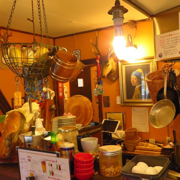 【気軽なイタリアンを楽しむ】女子会や記念日はもちろん、普段使いにも人気の店内です。