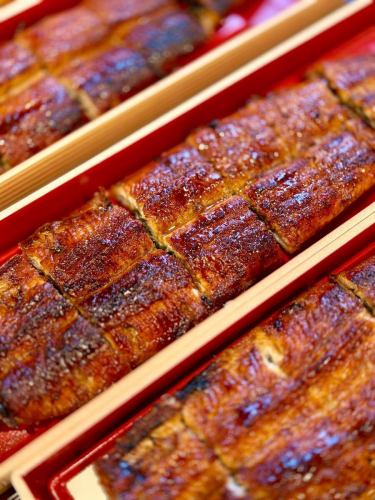 Hello
Charcoal Grilled Eel Shichifuku

January 27th is the day of the coldest day of the year.

It is not well known, but
There is a Doyo no Ushi no Hi in winter too!

Build up your strength and overcome the cold,
It will be an important milestone leading up to spring.

There are many foods that start with "u"
Packed with nutrition, eel is the most effective way to nourish and strengthen your body!
Eat eel and get through this winter

We look forward to your visit.

#Doyō no Ushi no Hi
#Komaki Gourmet
#feast
#CharcoalGrilledEelShichifuku
#Unaki