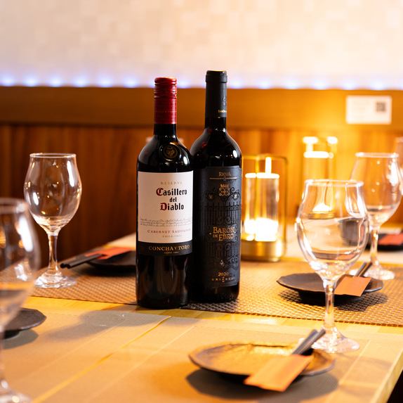 小田急小田原線本厚木駅北口より徒歩約6分！賑やかな駅前をミロードイースト沿いに進み、少し歩くと見えてくる、都会の喧騒から離れた落ち着いた雰囲気が魅力。お散歩気分で当店までお越しください♪初めての方でも迷わずたどり着けるよう、お店の場所が分からなければお気軽にお電話ください。皆様のご来店お待ちしてます