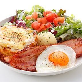 人気ミールメニュー『クロックマダム』