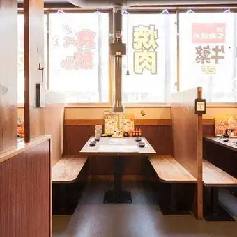 The restaurant has a relaxed atmosphere, making it a great place for casual dinners, birthday celebrations, or family outings.The tables are nicely partitioned, so you can enjoy your meal without worrying about those around you, which is another attractive feature.Enjoy our exquisite ingredients to your heart's content, satisfying both your heart and your stomach.