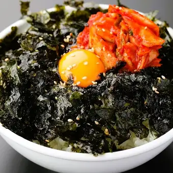 中等大小的TKG（鸡蛋盖饭），适合搭配烤肉。