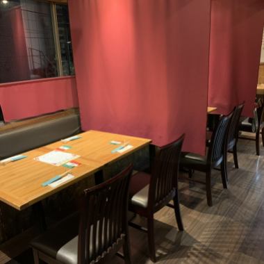 [Semi-private room with a roll screen] You can spend a relaxing time at a private small group drinking party or a company banquet in the calm interior.As a measure to prevent infection, we can partition off with a roll screen so that you can enjoy it with a little peace of mind! Please feel free to contact us.