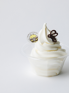 ソフトクリーム（ソース蜜の後がけ）