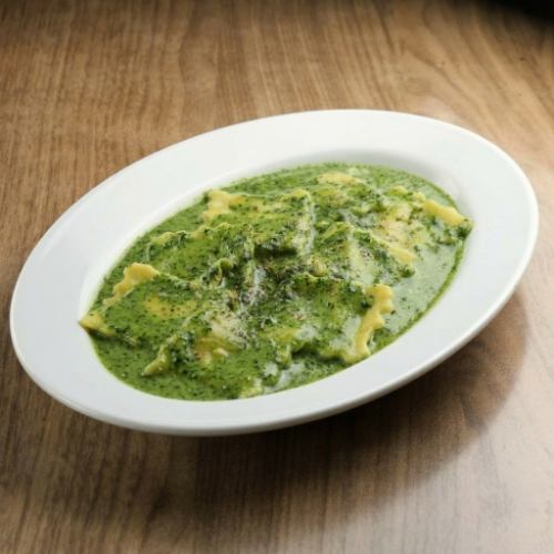ラビオリ 旬のソース（ほうれん草）