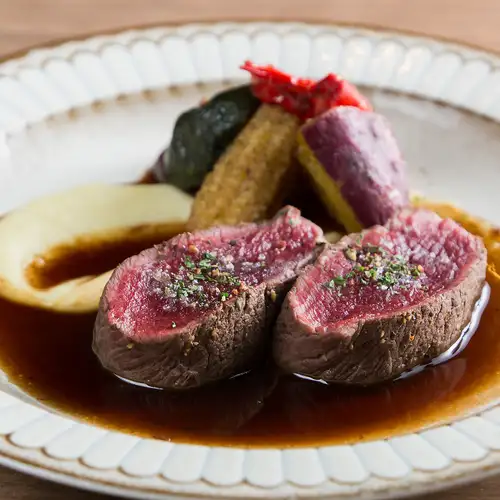 鹿肉のロティ マッシュルームクリーム