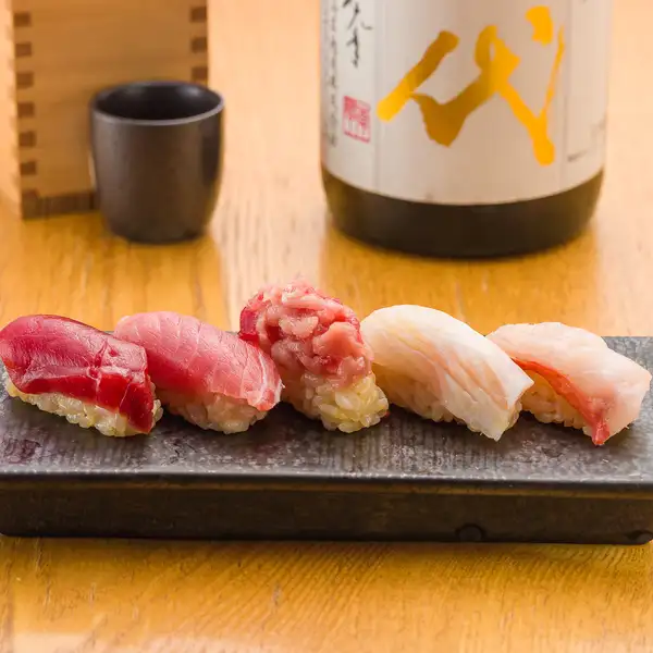 本日の五貫握り。その日の鮮魚を五貫、1,078円（税込）で
