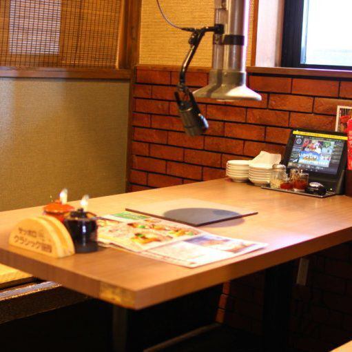 The spacious table seats are spacious and comfortable. Children are also welcome.