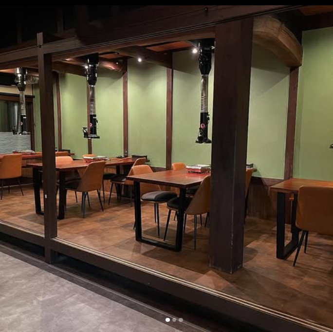 落ち着いた雰囲気の店内で、特別なひとときをおすごしください。