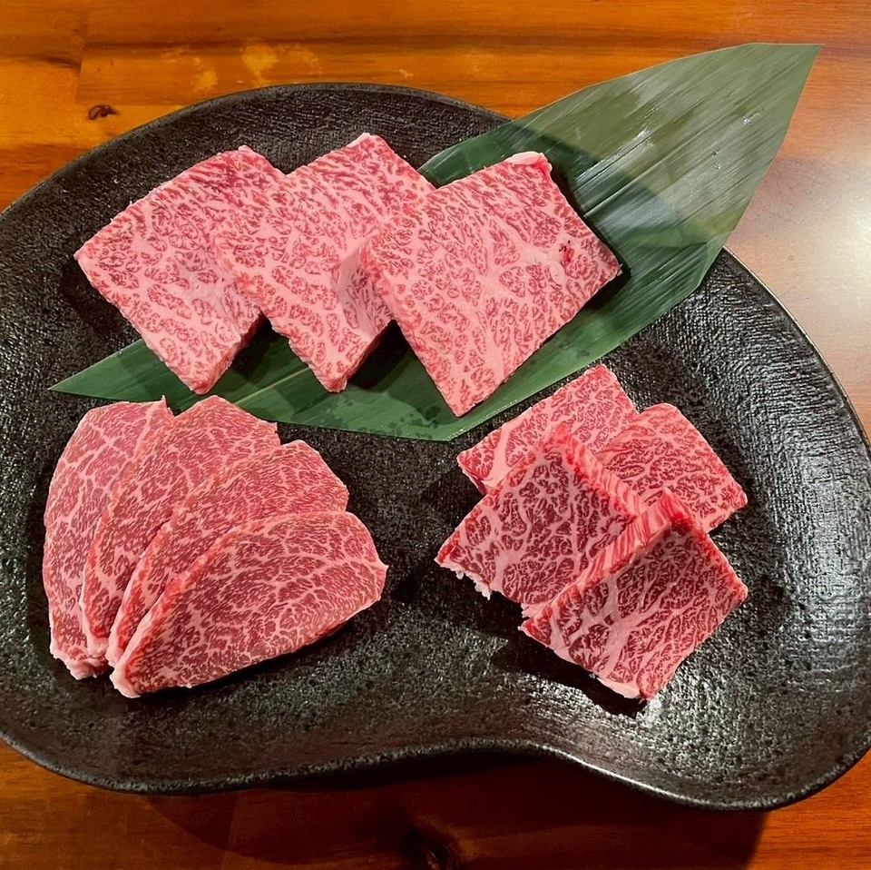 生タンを始め、厳選牛をお楽しみいただけます。