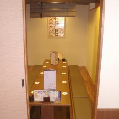 ご家族でも♪お子様連れでも安心していただけるお座敷席ございます！みんなで足を伸ばしておくつろぎいただけます！※画像は小岩南口店　お座敷掘り炬燵席