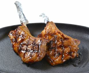 Bone-in lamb steak (1 piece)